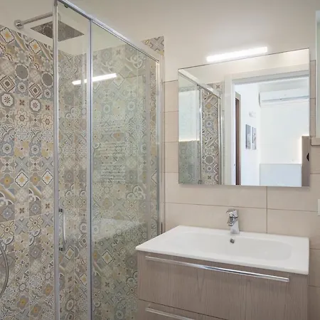 Aurora-holiday Apt3 * Bardolino