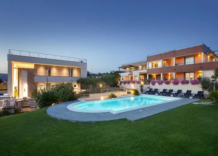 Aurora-holiday Apt3 * Bardolino